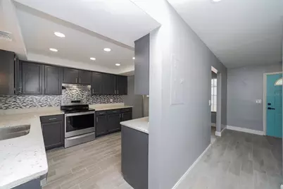 16076 Dawnview Drive, Tampa, FL 33624 - Photo 14