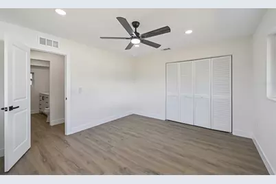 6735 Keystone Drive, Sarasota, FL 34231 - Photo 24