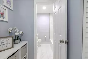 4210 E Sandalwood Cir S, Tampa, FL 33617 - Photo 20