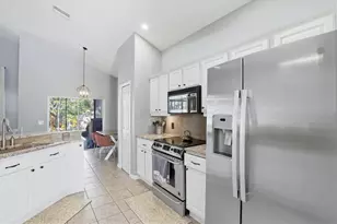 4617 Whispering Park Ln, Tampa, FL 33614 - Photo 24