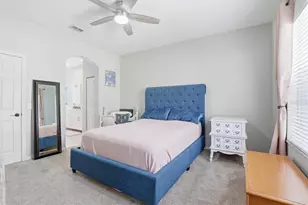 4617 Whispering Park Ln, Tampa, FL 33614 - Photo 4