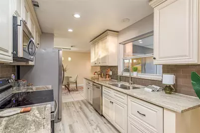 2541 60th Avenue S, Saint Petersburg, FL 33712 - Photo 10