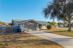 2541 60th Ave S, Saint Petersburg, FL 33712 - Photo 2