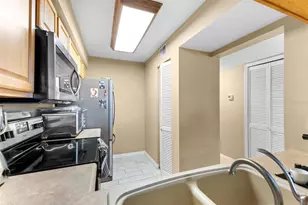 2990 Bonaventure Cir, Palm Harbor, FL 34684 - Photo 14