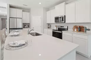 2117 Stratten Dr, Zephyrhills, FL 33541 - Photo 16