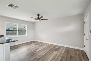 5428 Burlington Ave N, Saint Petersburg, FL 33710 - Photo 8