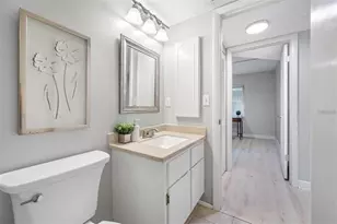 1100 E Bay Dr, Largo, FL 33770 - Photo 16