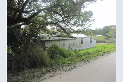 37736 Phelps Road, Zephyrhills, FL 33541 - Photo 2