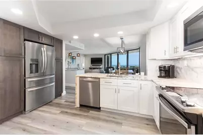 690 Island Way #1005, Clearwater Beach, FL 33767 - Photo 10