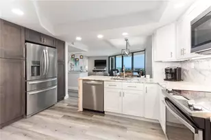 690 Island Way, Clearwater Beach, FL 33767 - Photo 10