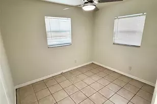 9601 N 10th St, Tampa, FL 33612 - Photo 10