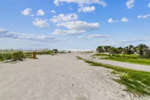 2427 Baywood Dr W, Dunedin, FL 34698 - Photo 82