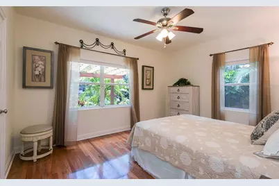 135 17th Avenue N, Saint Petersburg, FL 33704 - Photo 10