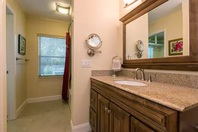 135 17th Avenue N, Saint Petersburg, FL 33704 - Photo 16