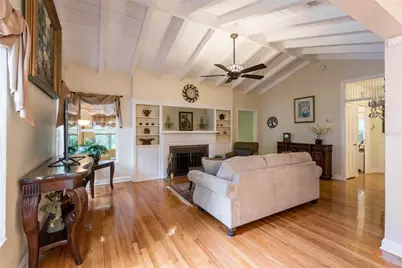 135 17th Avenue N, Saint Petersburg, FL 33704 - Photo 6