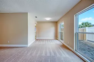 4017 Braesgate Ln, Tampa, FL 33624 - Photo 8