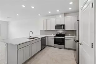6406 Jensen Vw Ave, Apollo Beach, FL 33572 - Photo 4