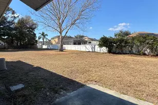 1821 Kim Acres Ln, Dover, FL 33527 - Photo 10