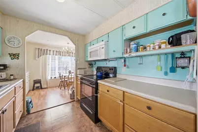 38553 Stafford Drive, Zephyrhills, FL 33540 - Photo 4