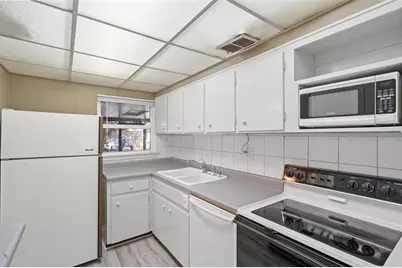 412 Berwick Avenue, Temple Terrace, FL 33617 - Photo 32