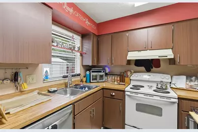 5690 59th Way N, Saint Petersburg, FL 33709 - Photo 8