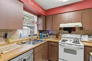 5690 59th Way N, Saint Petersburg, FL 33709 - Photo 8