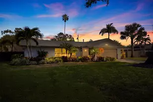 153 58th Ave S, Saint Petersburg, FL 33705 - Photo 1