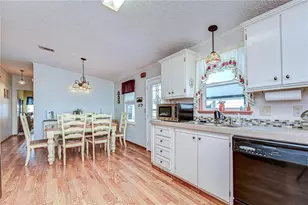 35203 Makenzie St, Zephyrhills, FL 33541 - Photo 38