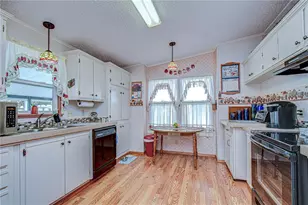35203 Makenzie St, Zephyrhills, FL 33541 - Photo 34