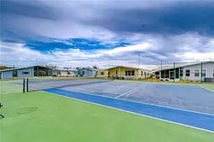 35203 Makenzie St, Zephyrhills, FL 33541 - Photo 28