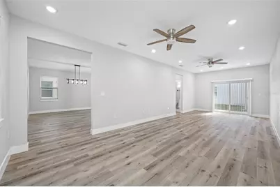 6910 Dartmouth Avenue N, Saint Petersburg, FL 33710 - Photo 12