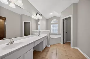 14586 Zachary Dr E, Jacksonville, FL 32218 - Photo 32