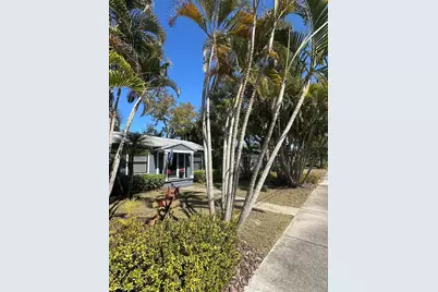 447 28th Avenue N, Saint Petersburg, FL 33704 - Photo 2