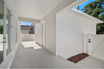 5633 Dartmouth Avenue N, Saint Petersburg, FL 33710 - Photo 28