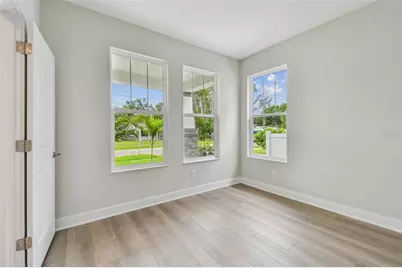 5663 Dartmouth Avenue N, Saint Petersburg, FL 33710 - Photo 6