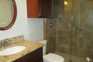 2405 Nantucket Glen Pl, Sun City Center, FL 33573 - Photo 18