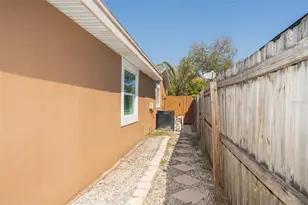 619 Garland St N, Saint Petersburg, FL 33703 - Photo 26