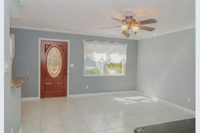 619 Garland Street N, Saint Petersburg, FL 33703 - Photo 8