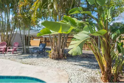 619 Garland Street N, Saint Petersburg, FL 33703 - Photo 32