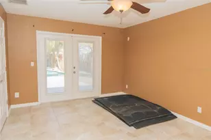619 Garland St N, Saint Petersburg, FL 33703 - Photo 22