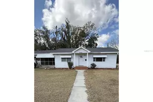 13725 10th St, Dade City, FL 33525 - Photo 1