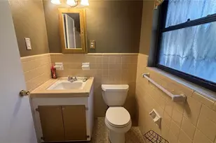 2002 E Robson St, Tampa, FL 33610 - Photo 14