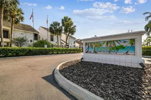 726 Haven Pl, Tarpon Springs, FL 34689 - Photo 2