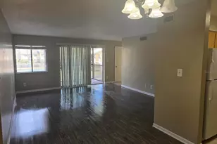 13289 Arbor Pointe Cir, Tampa, FL 33617 - Photo 2