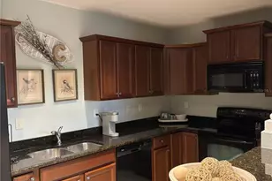 13941 Clubhouse Dr, Tampa, FL 33618 - Photo 8