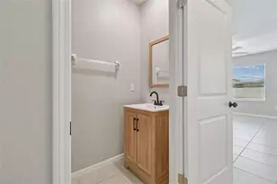 15718 Fort Island Pl, Sun City Center, FL 33573 - Photo 4