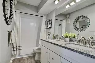 8651 10th St N, Saint Petersburg, FL 33702 - Photo 10