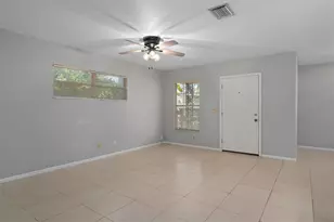 1409 E Park Cir, Tampa, FL 33604 - Photo 14