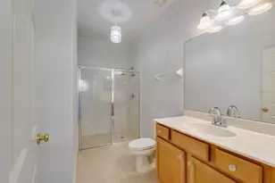 3402 Parkridge Cir, Sarasota, FL 34243 - Photo 14