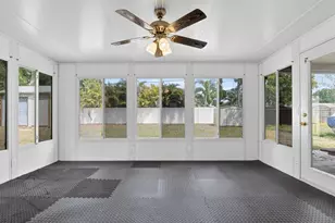 1901 Winchester Rd N, Saint Petersburg, FL 33710 - Photo 16